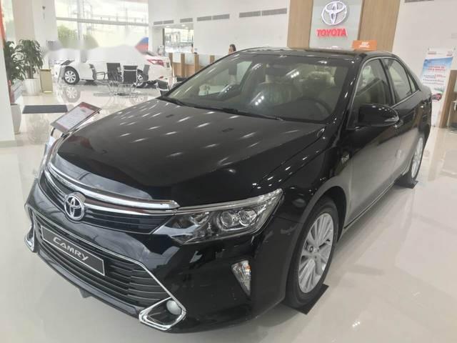 Toyota Camry 2.0E 2018 - Bán ô tô Toyota Camry 2.0E đời 2018, màu đen