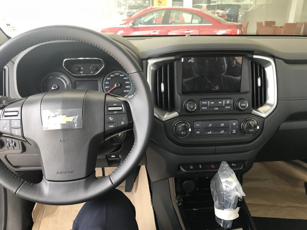 Chevrolet Colorado 2018 - Bán Chevrolet Colorado 2018, màu trắng, giảm tiền mặt 50 triệu, tặng phụ kiện, vay trả góp lãi suất thấp