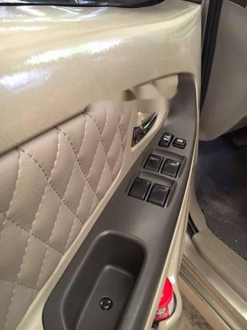 Toyota Innova MT 2015 - Cần bán Toyota Innova MT đời 2015, màu bạc, xe gia đình 