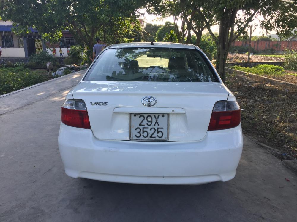 Toyota Vios 2005 - Bán xe Toyota Vios 2005 màu trắng, số sàn giá 160 triệu