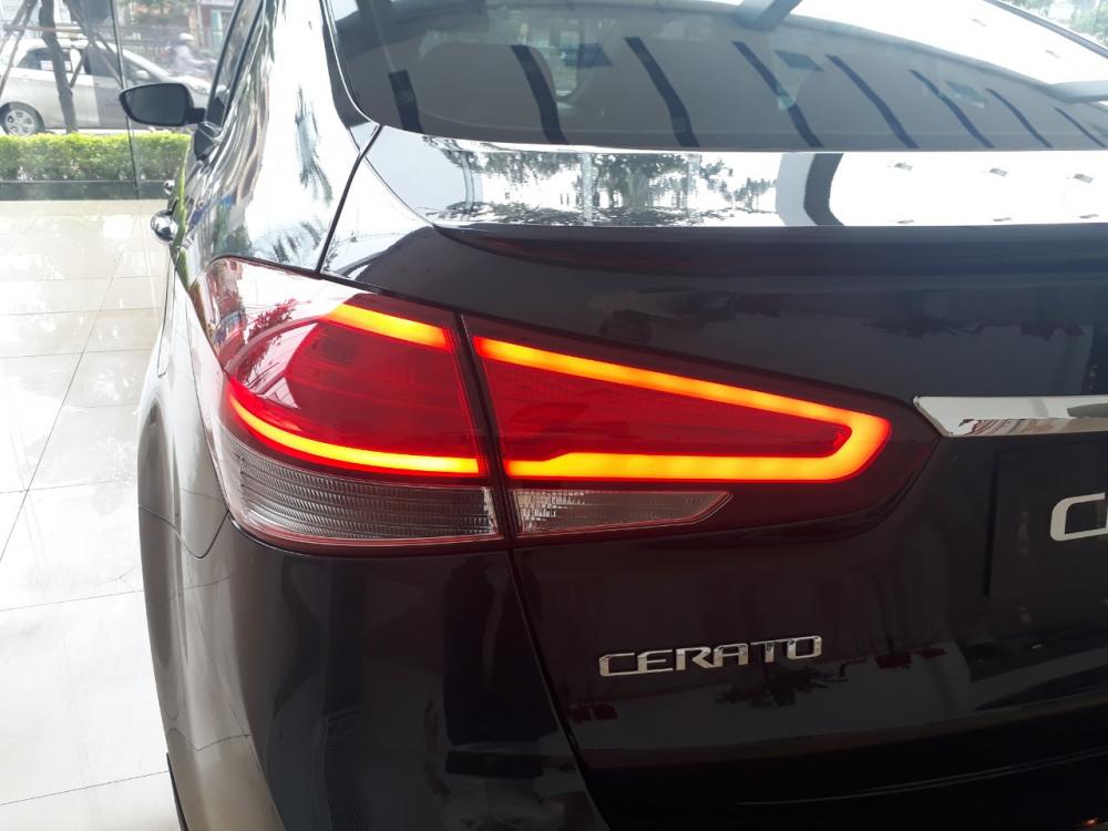 Kia Cerato 1.6 AT 2018 - Bán xe Kia Cerato 1.6 AT sản xuất năm 2018, giá 589 triệu, đủ màu, giao xe ngay, hỗ trợ trả góp 90%
