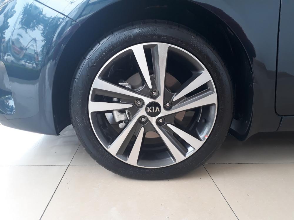 Kia Cerato 1.6 AT 2018 - Bán xe Kia Cerato 1.6 AT sản xuất năm 2018, giá 589 triệu, đủ màu, giao xe ngay, hỗ trợ trả góp 90%