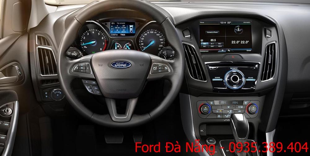 Ford Focus 2018 - Bán Ford Focus cao cấp, màu trắng, giá cực tốt, liên hệ 0935.389.404 Đà Nẵng Ford