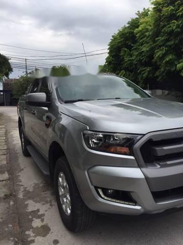 Ford Ranger  XLS-AT 2016 - Cần bán gấp Ford Ranger XLS-AT năm 2016, màu bạc số tự động, giá chỉ 635 triệu