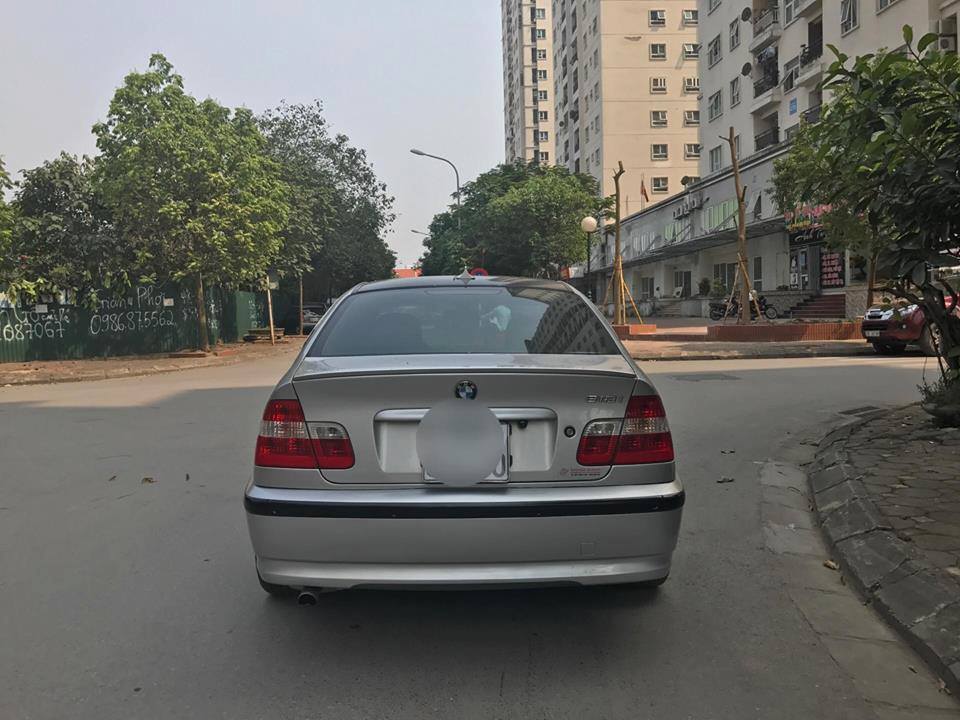 BMW 3 Series 318i 2005 - Cần bán xe BMW 318i đời 2005 màu xám bạc