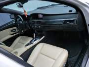 BMW 5 Series 530i 2009 - Bán BMW 5 Series đời 2009, màu trắng, xe nhập, 590 triệu