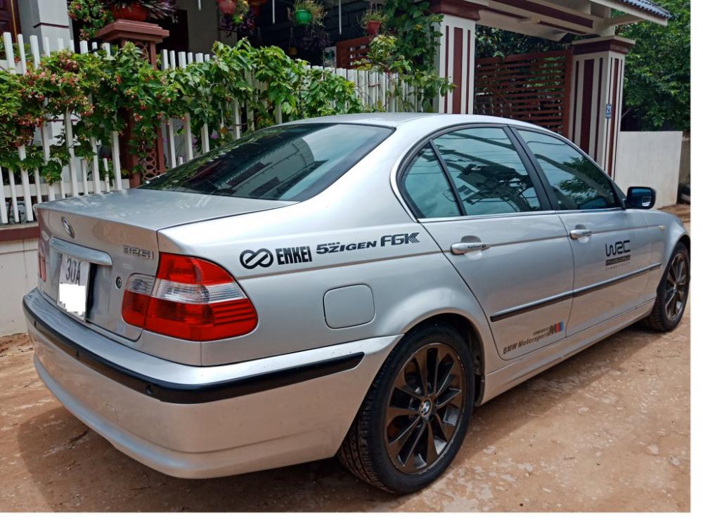 BMW 3 Series 325i 2003 - Bán ô tô BMW 3 Series 325i sản xuất 2003, màu bạc, giá 254tr