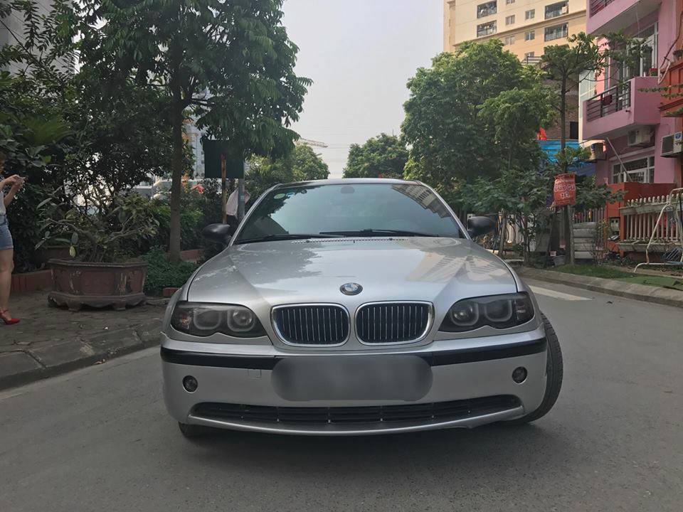 BMW 3 Series 318i 2005 - Cần bán xe BMW 318i đời 2005 màu xám bạc