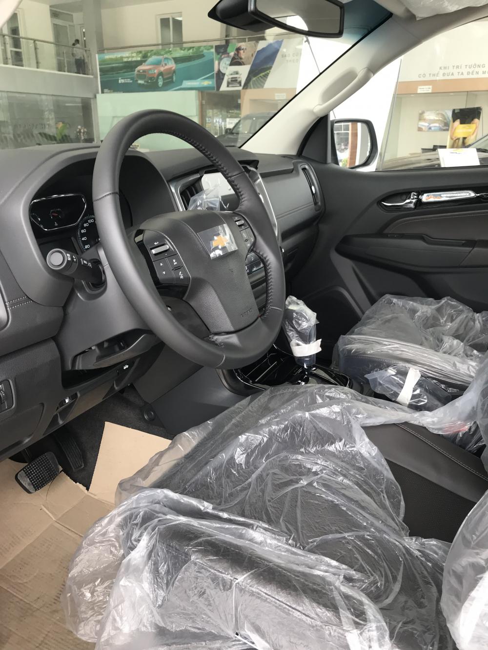 Chevrolet Colorado LTZ  2018 - Cần bán xe Chevrolet Colorado 2018, 2 cầu, số sàn, full option, sẵn xe giao ngay, hỗ trợ vay lãi suất thấp