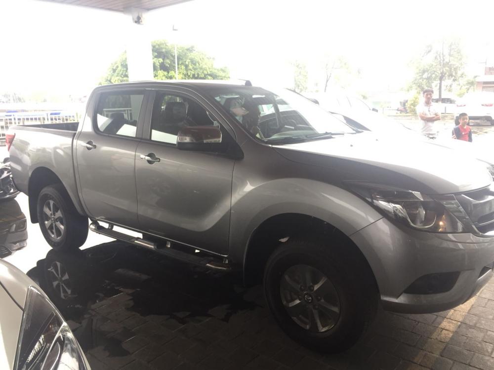 Mazda BT 50 AT 4x2 2018 - Nha Trang bán xe Mazda BT50 2.2 AT SX 2018, đủ màu, giao ngay 0938.807.843