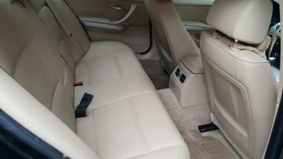 BMW 3 Series 320i 2010 - Bán BMW 3 Series 320i năm sản xuất 2010, màu đen