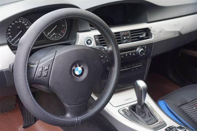 BMW 3 Series  320i 2010 - Bán xe BMW 3 Series 320i 2010, màu trắng, giá 580tr