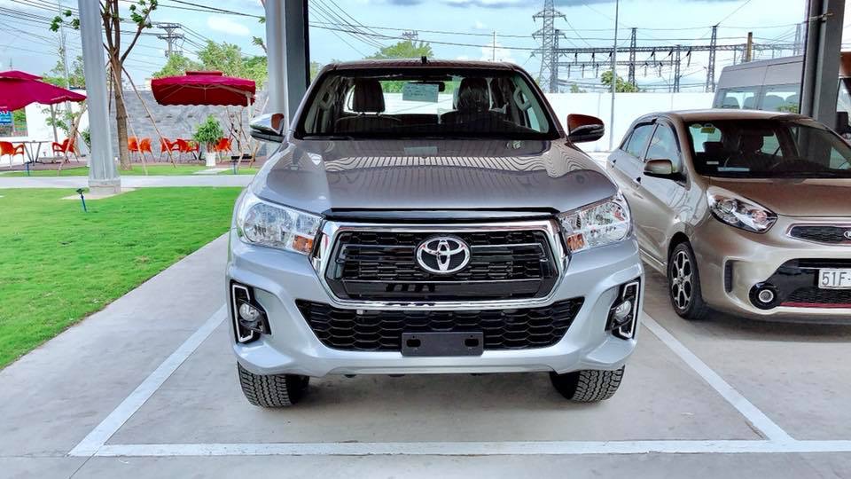 Toyota Hilux 2020 - Toyota Tân Cảng bán Toyota Hilux 2.4E AT 2020 nhập khẩu, nhiều ưu đãi, xe giao ngay, trả góp lãi suất 0.3%