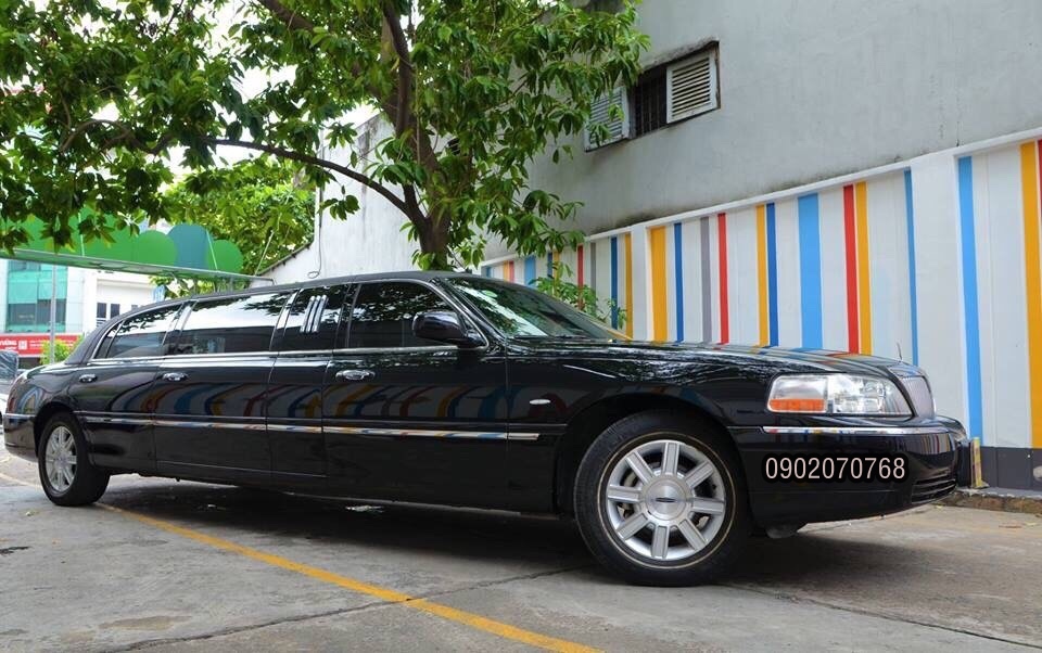 Lincoln Limousine 2008 - Cần bán Lincoln Limousine Đk 2018, xe đẹp như mới, bán nhanh giá tốt