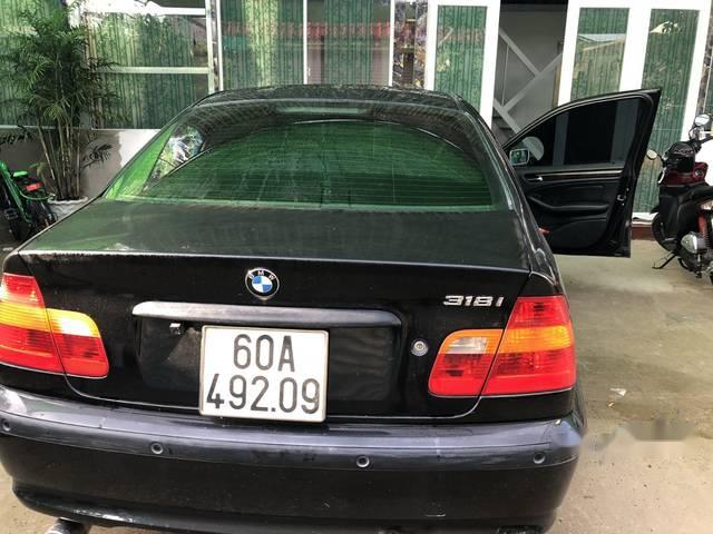 BMW 3 Series   318i 2004 - Bán BMW 3 Series 318i đời 2004, màu đen giá cạnh tranh