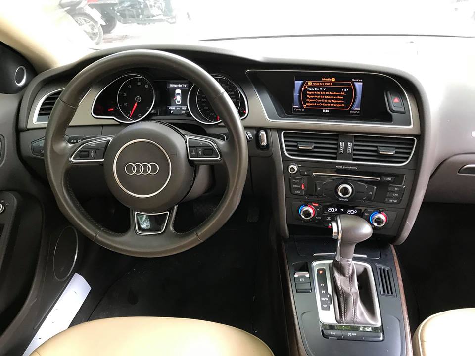 Audi A5 2.0TFSI Sportback 2013 - Xe Audi A5 2.0TFSI Sportback model 2014, bản Mỹ màu trắng nội thất kem giá tốt