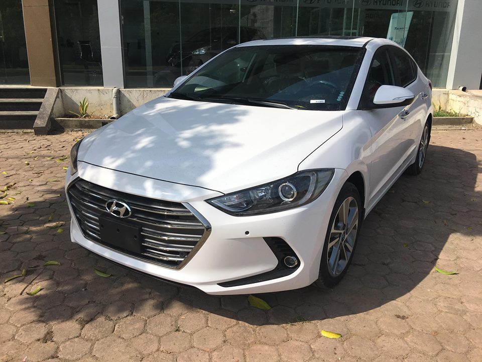 Hyundai Elantra 2.0 AT 2018 - Cần bán Hyundai Elantra 2.0 AT năm 2018, màu trắng