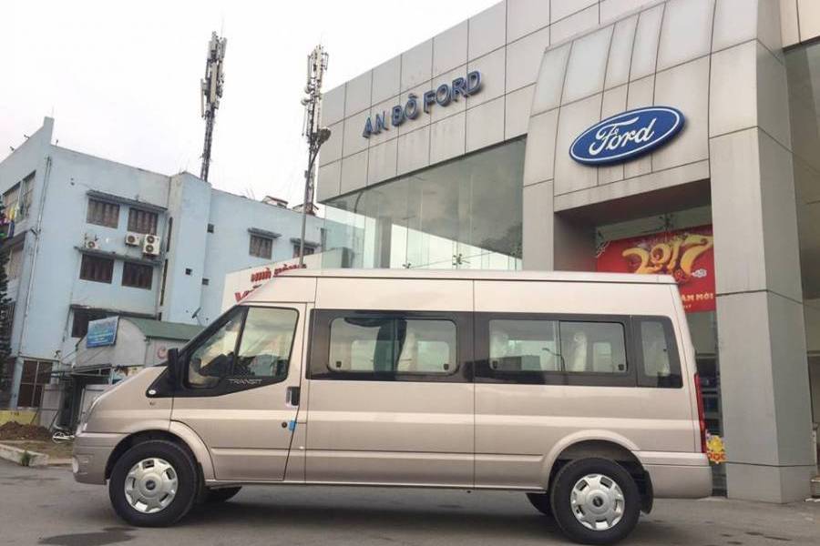 Ford Transit SVP 2018 - Bán Ford Transit SVP năm sản xuất 2018, màu bạc giá cực tốt hỗ trợ trả góp, thủ tục nhanh gọn