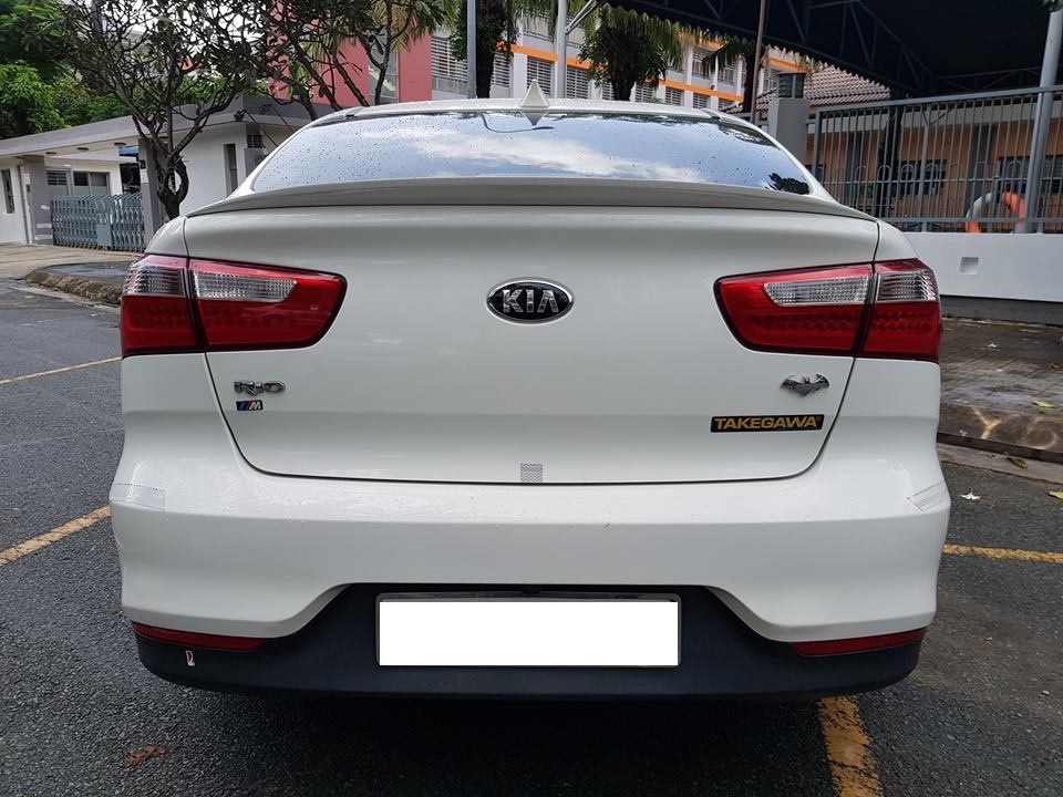 Kia Rio 1.4 AT 2015 - Cần bán xe Kia Rio 1.4 AT đời 2015, màu trắng, nhập khẩu chính hãng xe siêu lướt