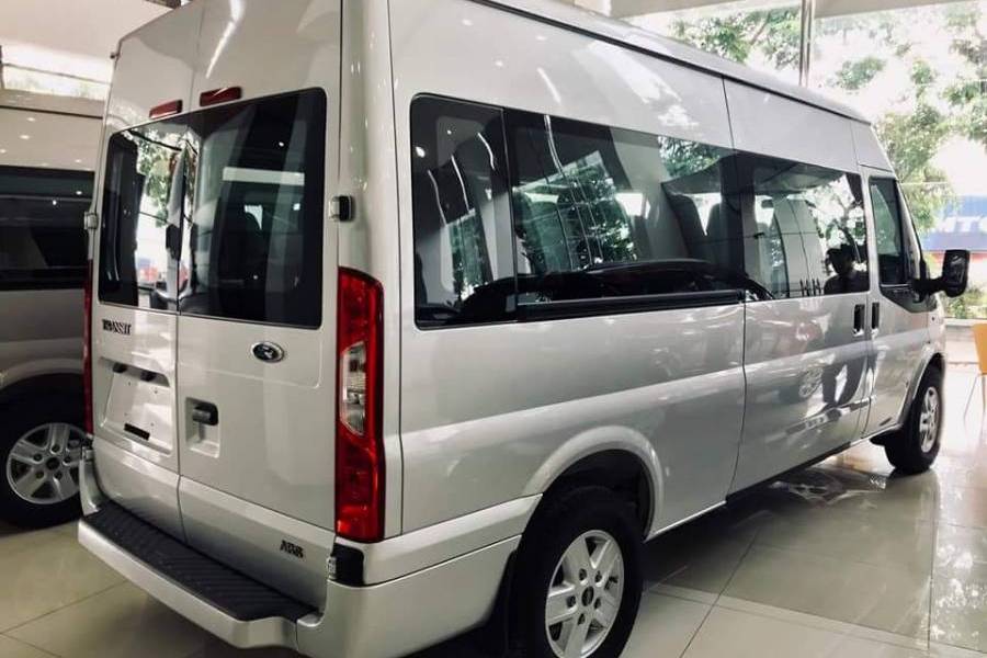 Ford Transit SVP 2018 - Bán Ford Transit SVP năm sản xuất 2018, màu bạc giá cực tốt hỗ trợ trả góp, thủ tục nhanh gọn