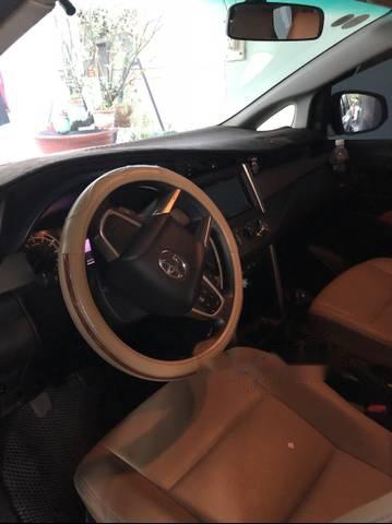 Toyota Innova   2018 - Bán xe Toyota Innova năm 2018, màu bạc xe gia đình