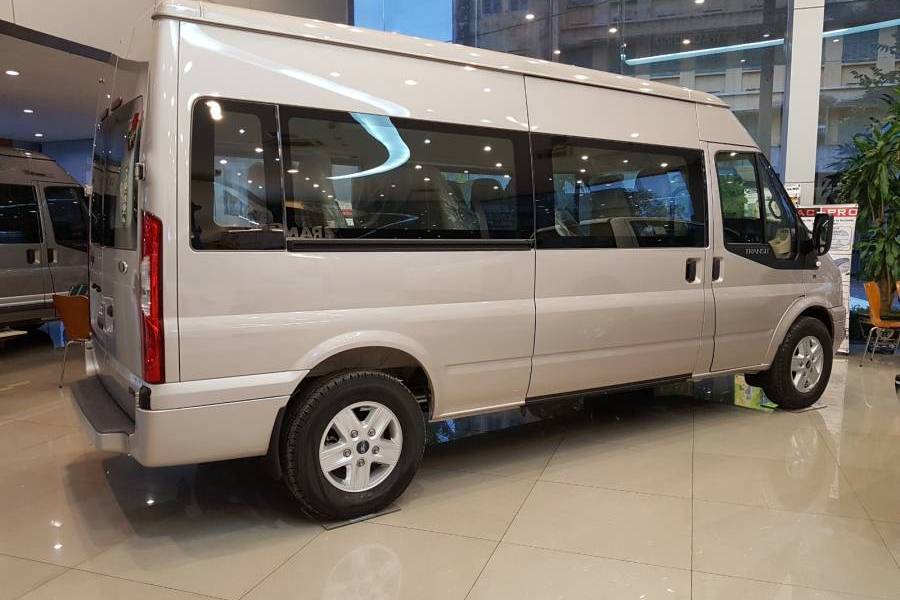 Ford Transit SVP 2018 - Bán Ford Transit SVP năm sản xuất 2018, màu bạc giá cực tốt hỗ trợ trả góp, thủ tục nhanh gọn