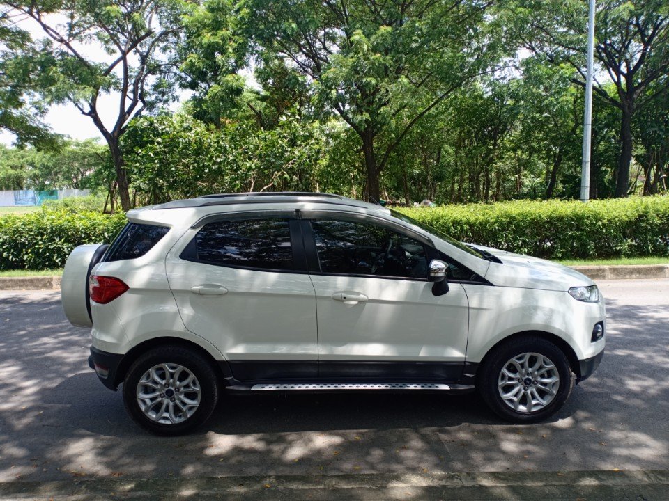 Ford EcoSport 2016 - Bán Ford EcoSport 2016 1.5 màu trắng, biển thành phố xe đi ít, chỉ 550 triệu