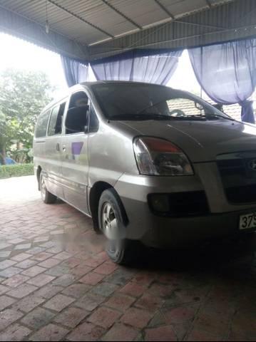 Hyundai Starex 2004 - Bán xe Hyundai Starex sản xuất 2004, màu bạc