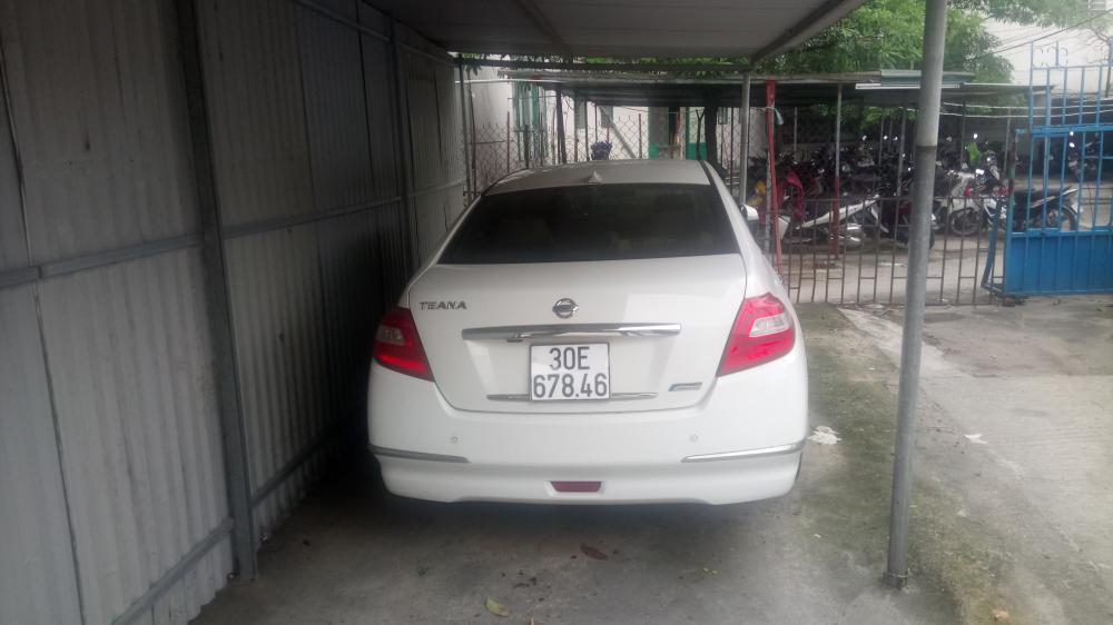 Nissan Teana 2009 - Bán ô tô Nissan Teana đời 2009, màu trắng, xe nhập, 480tr