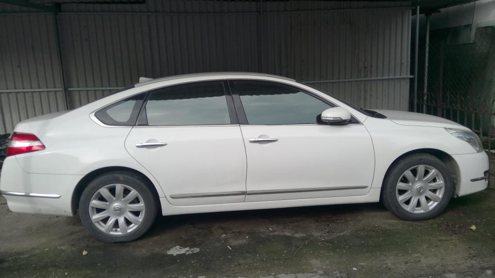 Nissan Teana 2009 - Bán ô tô Nissan Teana đời 2009, màu trắng, xe nhập, 480tr