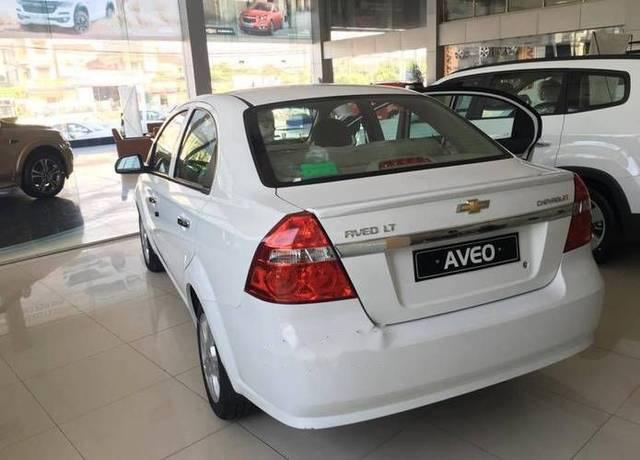 Chevrolet Aveo LT 2018 - Bán ô tô Chevrolet Aveo LT sản xuất 2018, màu trắng, giá 385tr