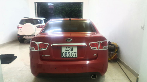 Kia Forte   1.6 AT  2013 - Cần bán xe Kia Forte 1.6 AT đời 2013, màu đỏ, giá tốt