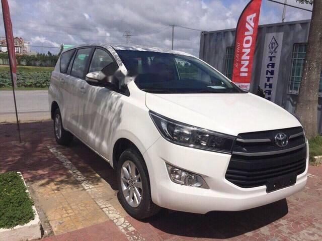 Toyota Innova 2018 - Bán ô tô Toyota Innova đời 2018, màu trắng, giá chỉ 743 triệu