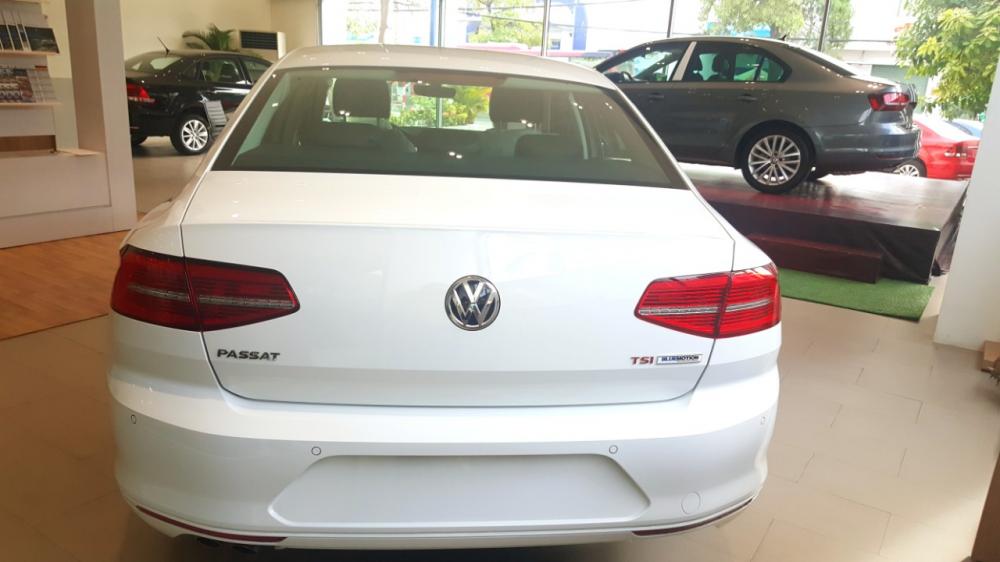 Volkswagen Passat S 2015 - Còn 1 chiếc duy nhất Volkswagen Passat S 2015, màu trắng, nhập khẩu chỉ 1 tỷ 160 triêu