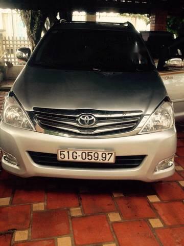 Toyota Innova 2015 - Bán Toyota Innova năm 2015, màu bạc, giá 625tr