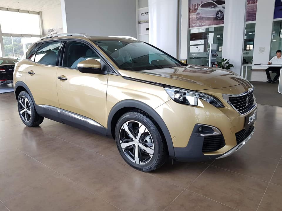 Peugeot 3008 2018 - Bán xe Peugeot 3008 đẳng cấp, sang trọng - có xe giao ngay- tặng 01 năm bảo hiểm thân vỏ