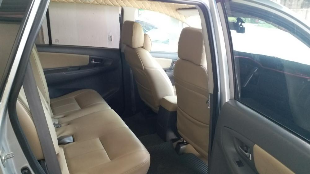 Toyota Innova MT 2.0 2013 - Cần bán gấp Toyota Innova tư nhân chính chủ sản xuất 2013, model 2014, không chạy dịch vụ taxi