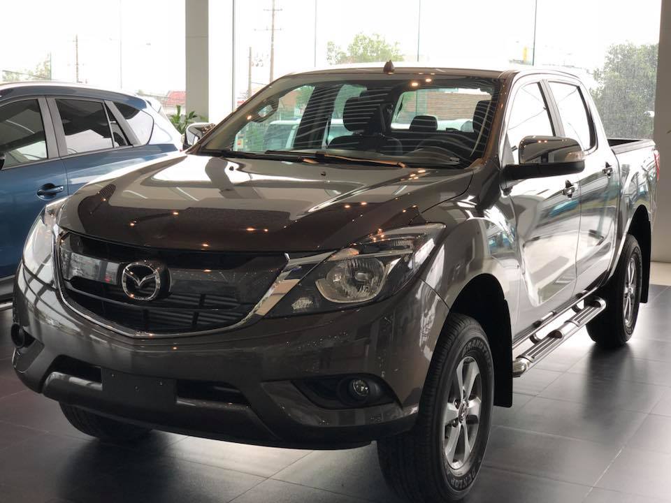 Mazda BT 50  2.2 MT 2018 - Mazda Bình Phước bán Mazda BT50 số sàn 2 cầu 2018 nhập khẩu giá chỉ từ 655 triệu. Hỗ trợ vay ngân hàng lãi xuất ưu đãi