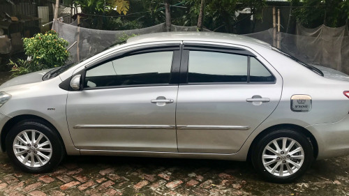 Toyota Vios   1.5 AT  2010 - Bán xe Toyota Vios 1.5 AT sản xuất 2010, màu bạc