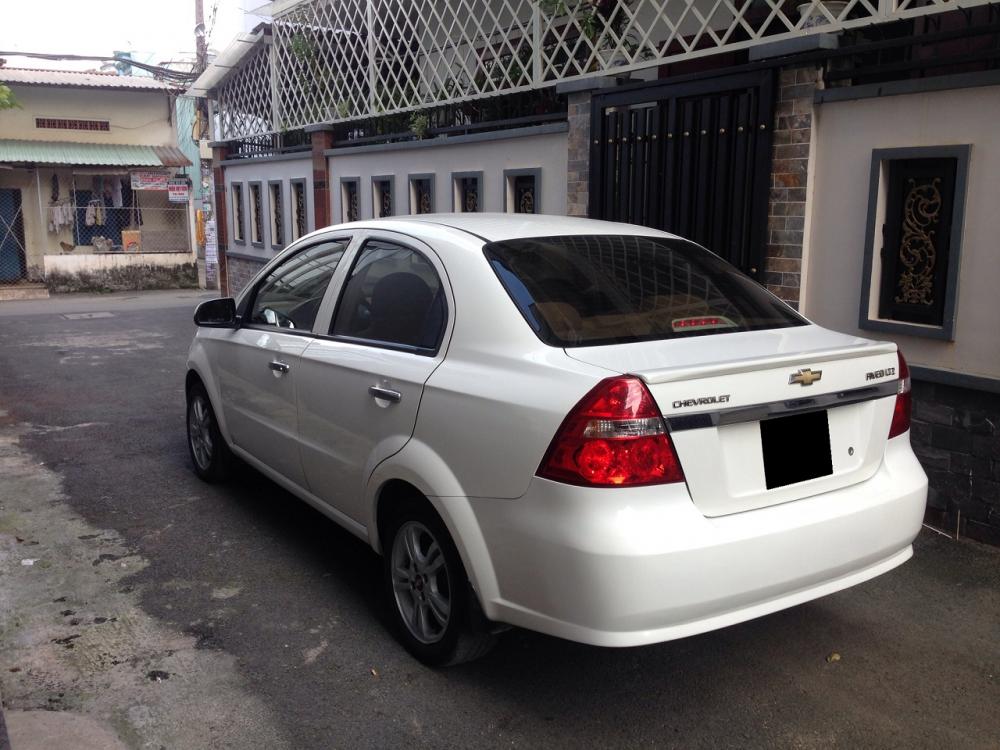 Chevrolet Aveo   LTZ 2015 - Bán xe Chevrolet Aveo LTZ 2015 tự động màu trắng