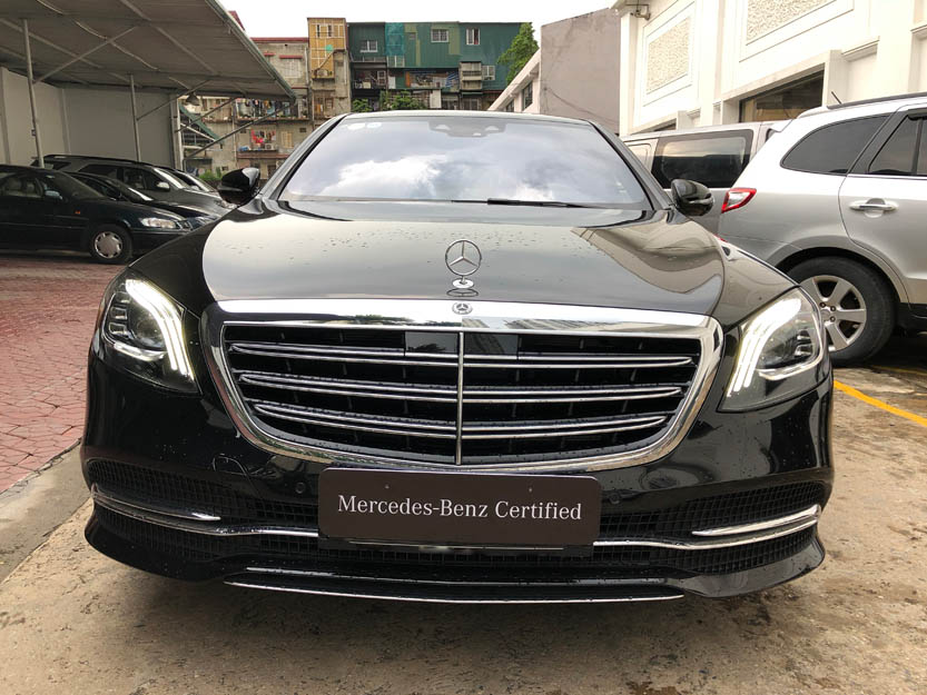 Mercedes-Benz S class 2017 - Bán xe Mercedes S450L ĐK 2018, màu đen siêu lướt như mới, giá rẻ hơn 800 triệu