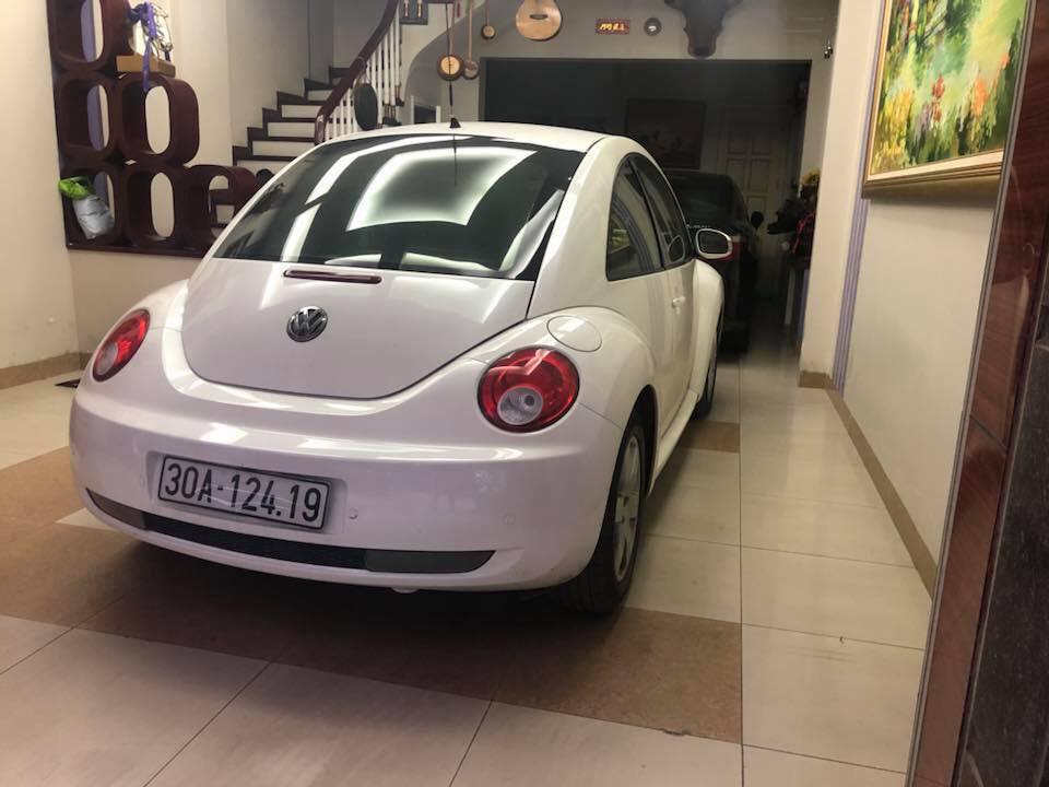 Volkswagen New Beetle AT 2010 - Cần bán Volkswagen New Beetle AT sản xuất năm 2010, nhập khẩu nguyên chiếc
