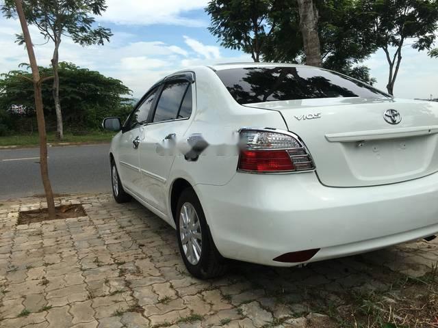 Toyota Vios 2011 - Bán Toyota Vios sản xuất năm 2011, màu trắng như mới