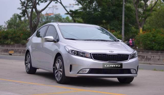 Kia Cerato 2018 - Cần bán gấp Kia Cerato đời 2018, màu bạc, 499 triệu