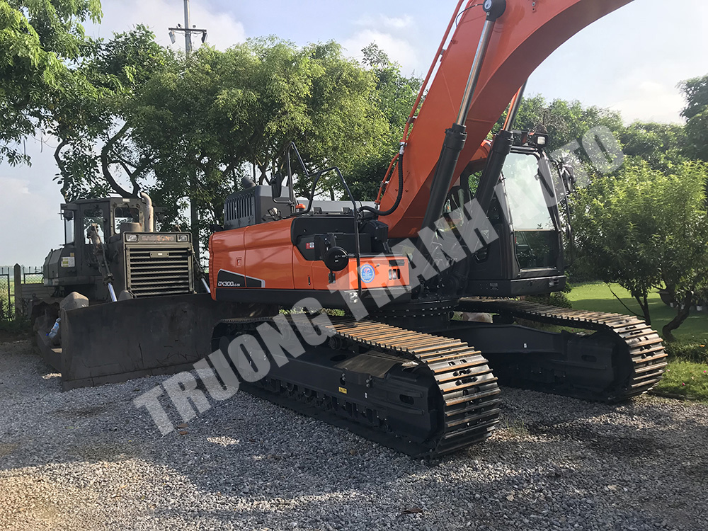 Daewoo Winstorm 2018 - Máy xúc đào bánh xích Doosan DX300LC-5K mới 100%