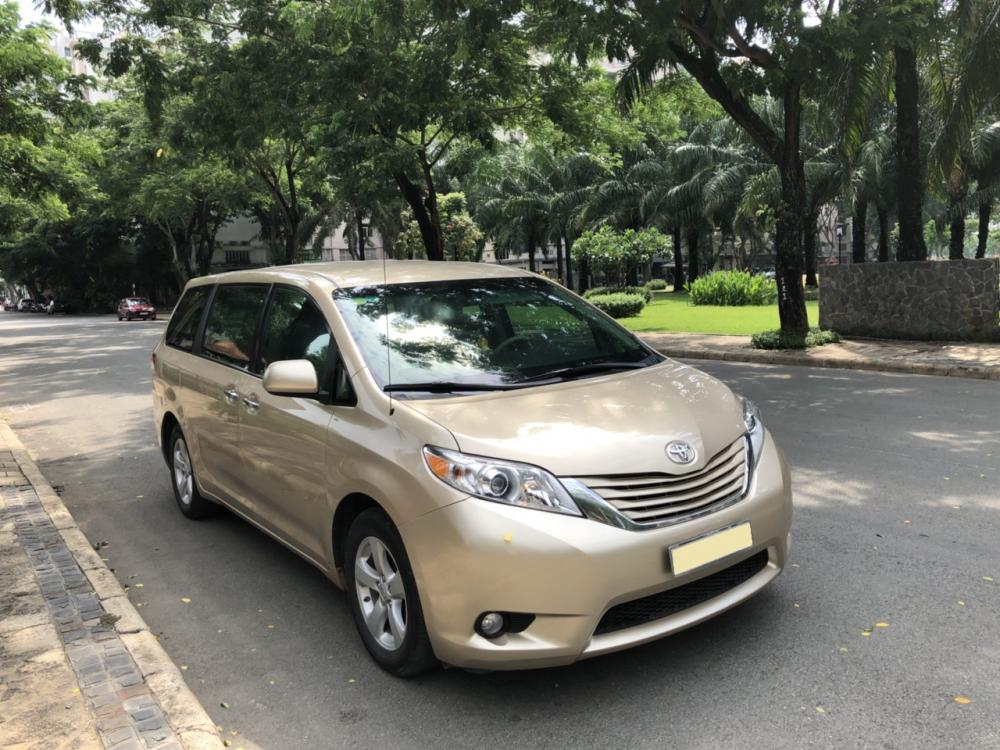 Toyota Sienna LE 3.5 AT FWD 2011 - Cần bán Toyota Sienna LE 3.5 AT FWD 2011, màu vàng, nhập khẩu