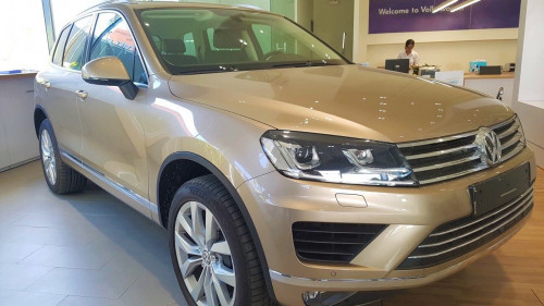 Volkswagen Touareg   3.6 AT  2016 - Bán xe Volkswagen Touareg 3.6 AT đời 2016, màu nâu