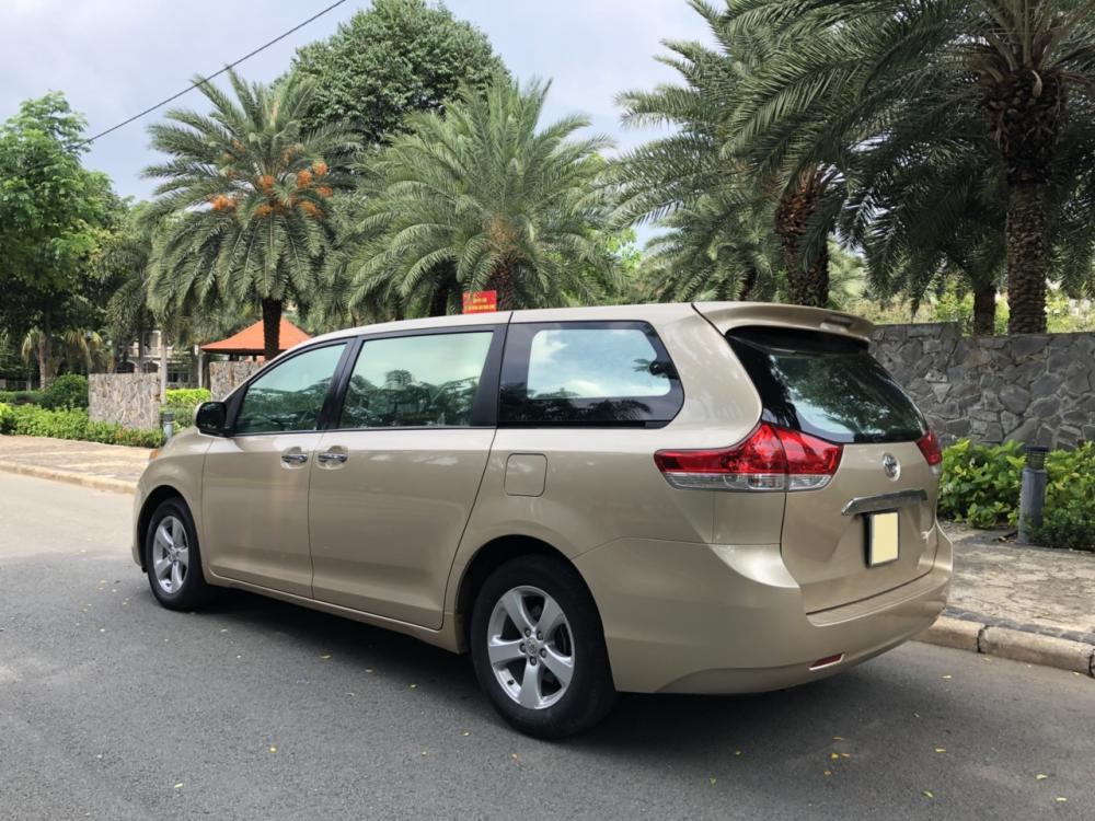 Toyota Sienna LE 3.5 AT FWD 2011 - Cần bán Toyota Sienna LE 3.5 AT FWD 2011, màu vàng, nhập khẩu