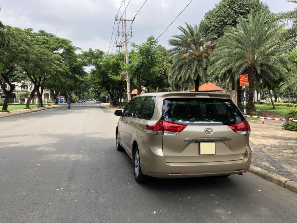 Toyota Sienna LE 3.5 AT FWD 2011 - Cần bán Toyota Sienna LE 3.5 AT FWD 2011, màu vàng, nhập khẩu