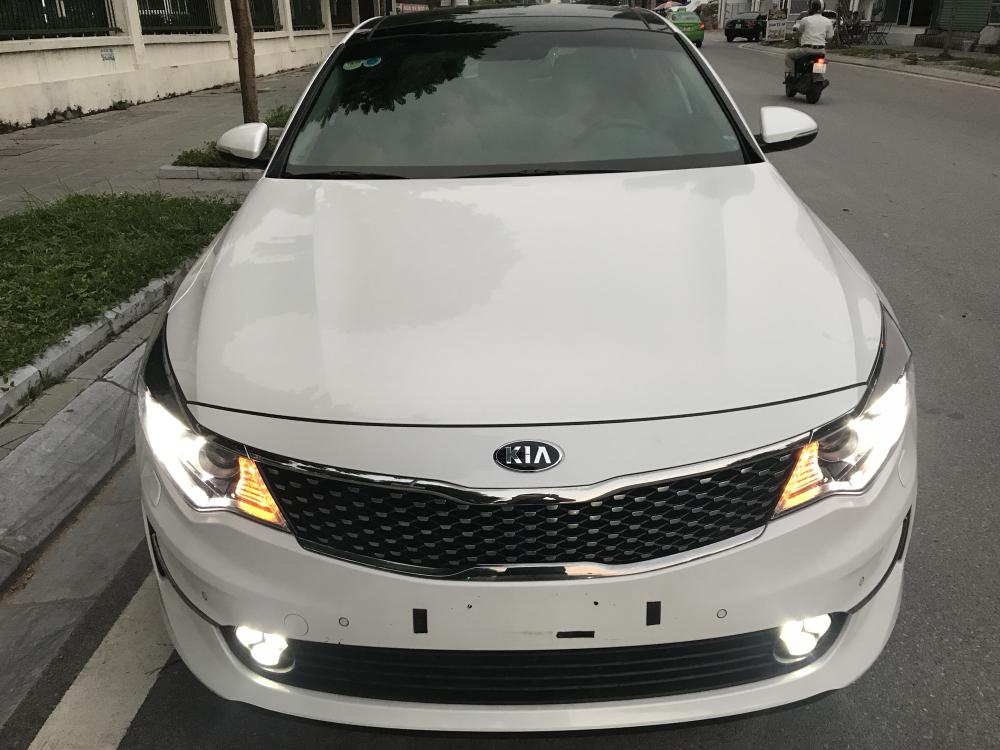 Kia Optima 2.0 ATH  2018 - Cần bán xe Kia Optima đời 2017 màu trắng, giá 868 triệu